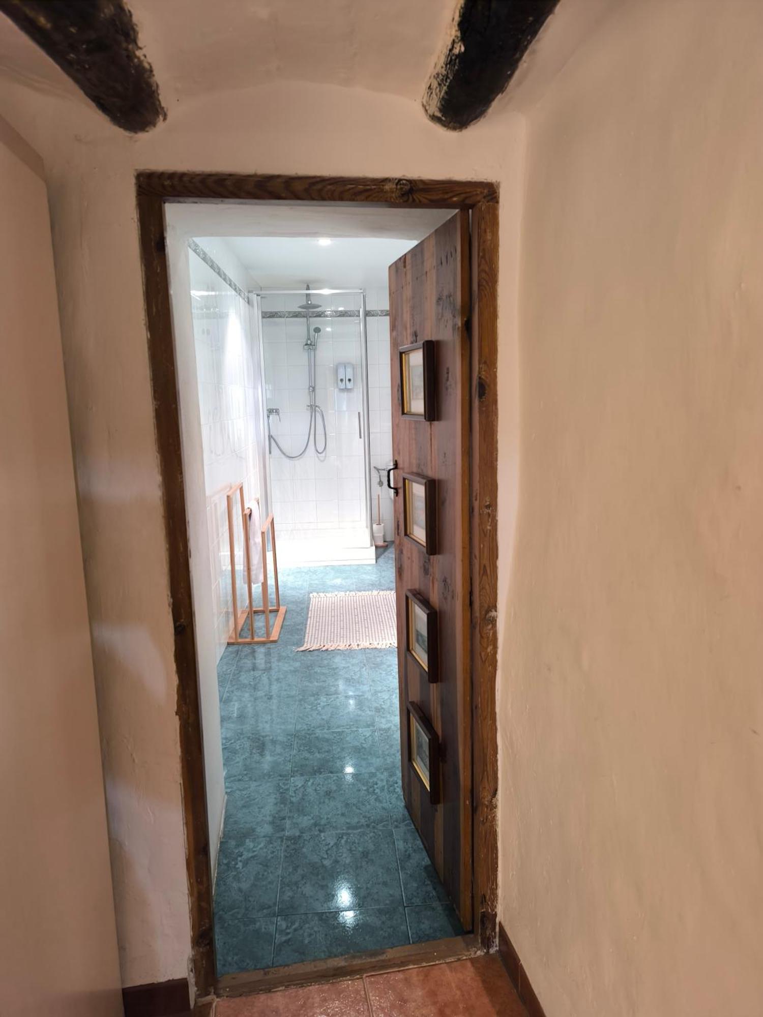 Gegant De Pedra Apartaments Adzaneta Exterior foto
